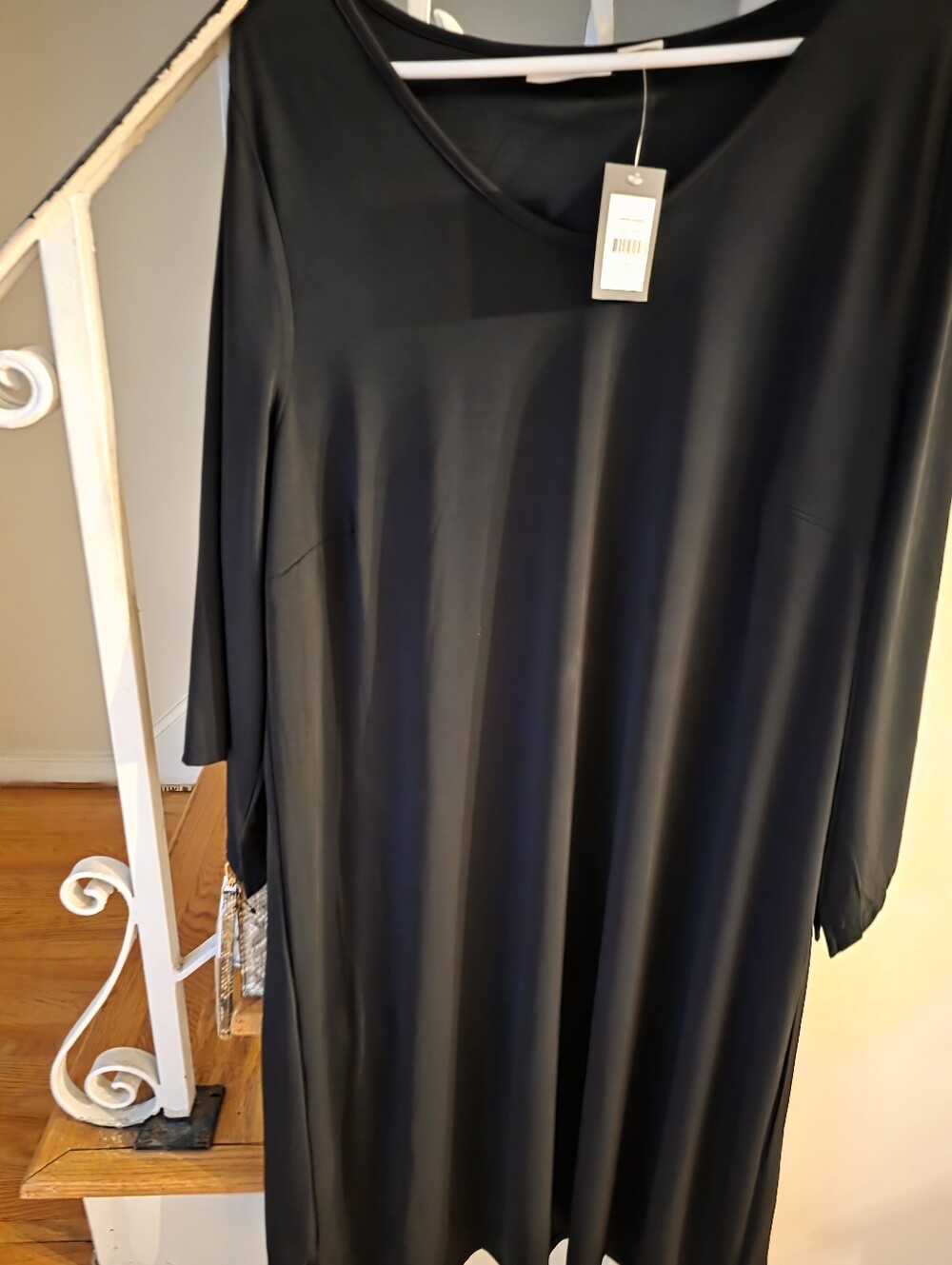 Avenue Studio Classic Black V-Neck Women’s Dress